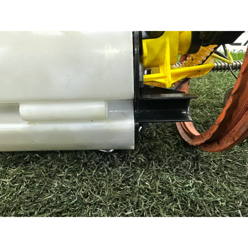 Топливный насос (топливная система) AUDI Q5 8R 2010 3.2 CALB 8R0919051N001