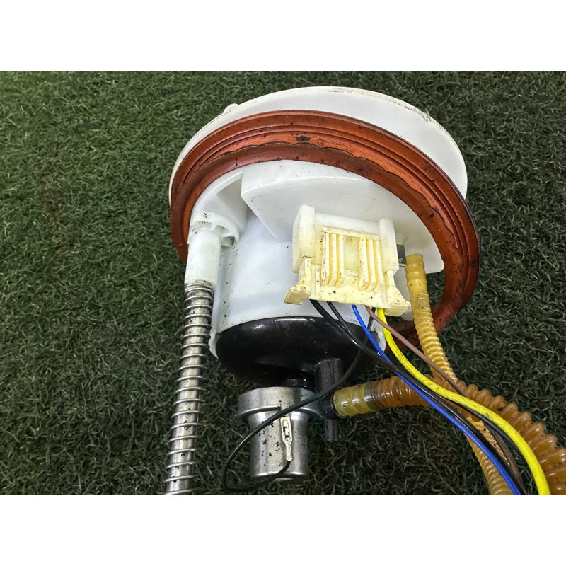 Топливный насос (топливная система) AUDI Q5 8R 2010 3.2 CALB 8R0919051N001