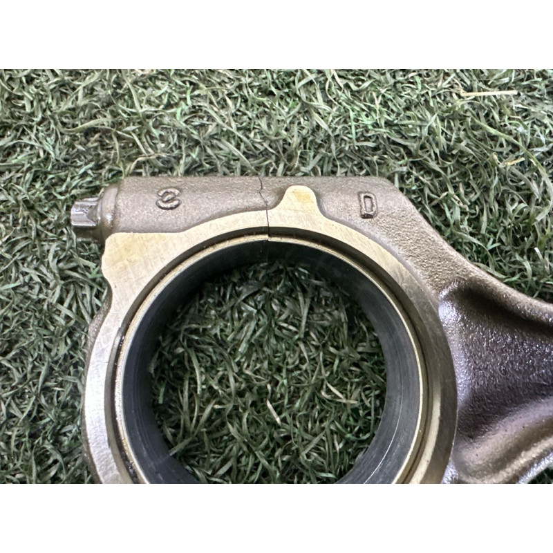 Шатун (двигатель и элементы) AUDI A4 B8 2010 2.0 CAEB 06J198401B