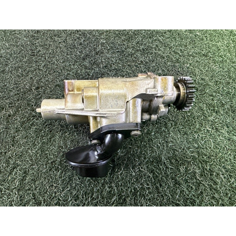 Масляний насос (двигун та елементи) AUDI A4 B8 2010 2.0 CAEB 06H115105AM