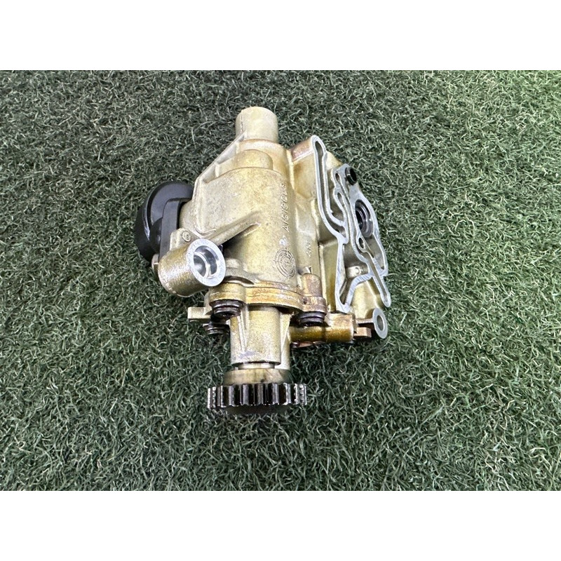 Масляний насос (двигун та елементи) AUDI A4 B8 2010 2.0 CAEB 06H115105AM