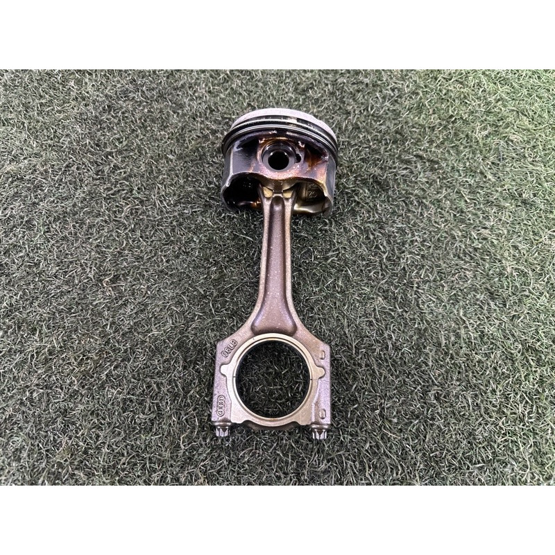 Поршень з шатуном (двигун та елементи) AUDI A4 B8 2010 2.0 CAEB 06J198401B