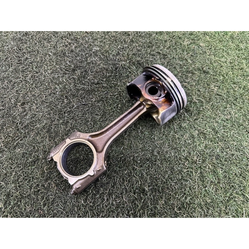 Поршень з шатуном (двигун та елементи) AUDI A4 B8 2010 2.0 CAEB 06J198401B