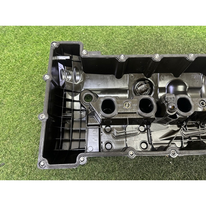 Кришка клапанів (двигун та елементи) BMW X3 F25 2012 3.0 11127552281