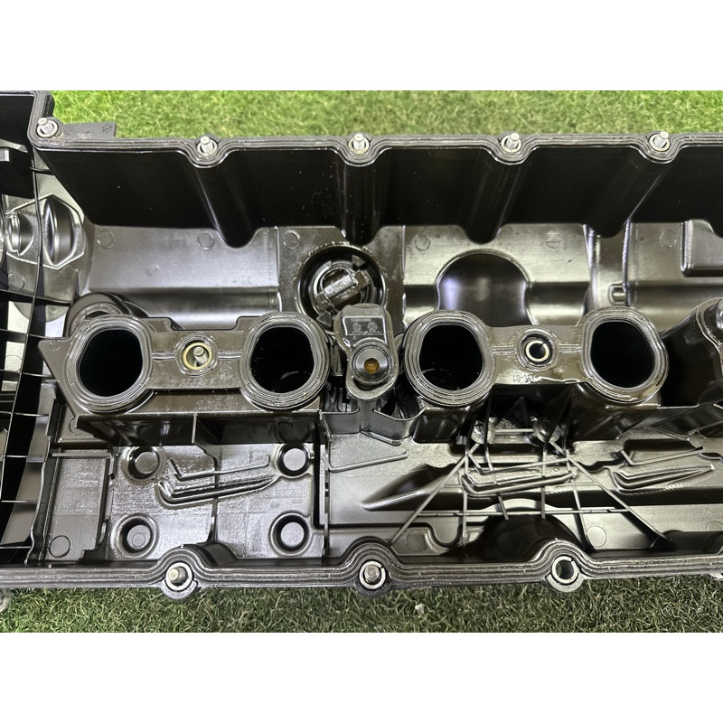 Кришка клапанів (двигун та елементи) BMW X3 F25 2012 3.0 11127552281