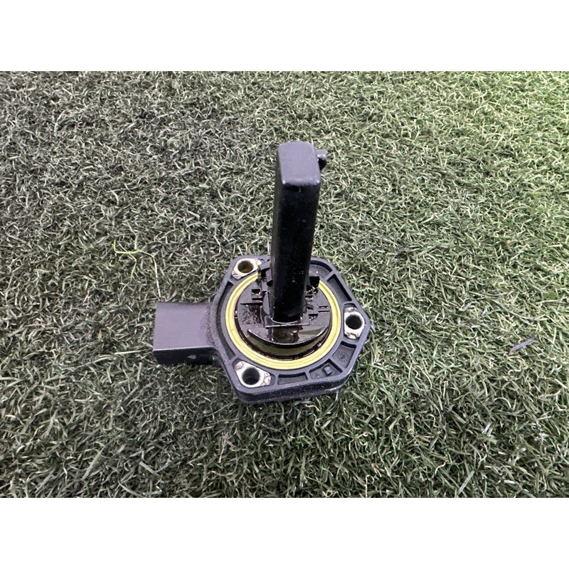 Датчик уровня масла (электрика двигателя) BMW X1 E84 2014 2.0 12617501786