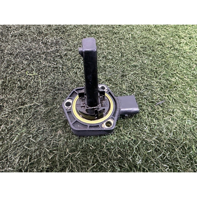 Датчик уровня масла (электрика двигателя) BMW X1 E84 2014 2.0 12617501786