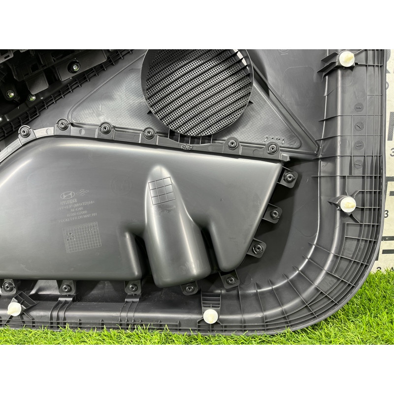 Дверная карта (салон) Hyundai Ioniq AE 2018 1.6 Hybrid 82308G2230T9Y