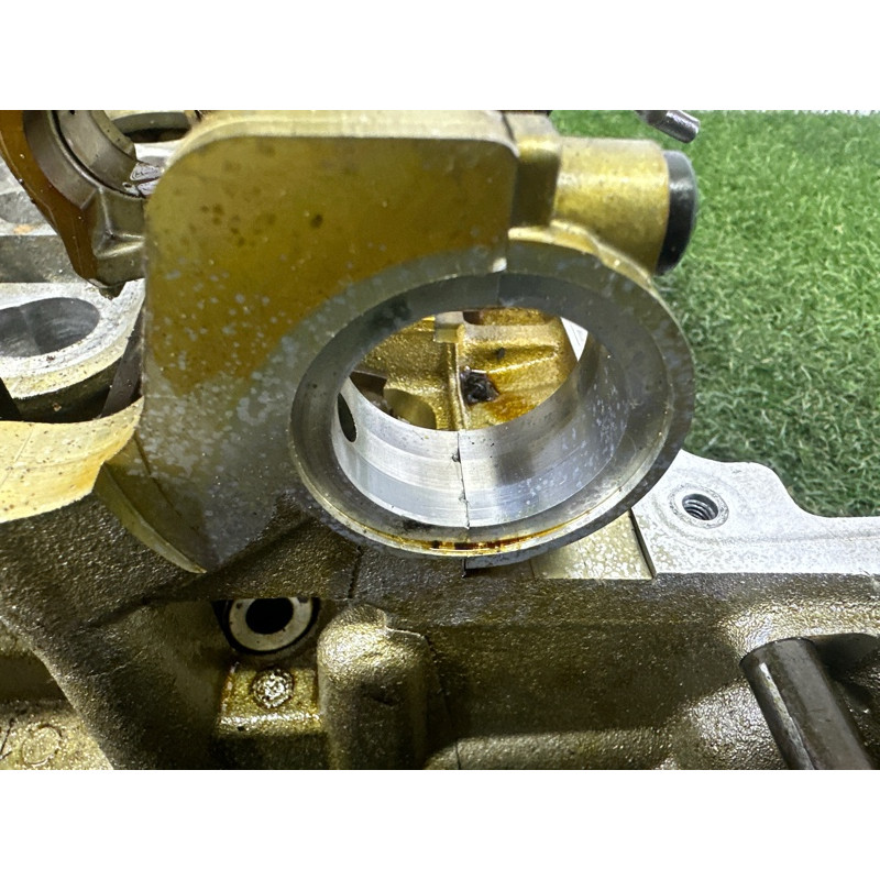 Головка блока цилиндров (двигатель и элементы) BMW X1 E84 2014 2.0 11127624778