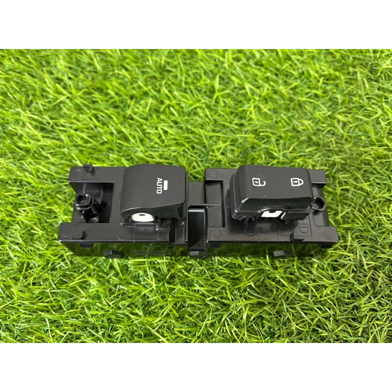 Блок кнопок стеклоподъемников (электрика / кнопки) Hyundai Ioniq AE 2018 1.6 Hybrid 93575G20104X