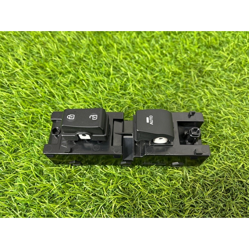 Блок кнопок стеклоподъемников (электрика / кнопки) Hyundai Ioniq AE 2018 1.6 Hybrid 93575G20104X