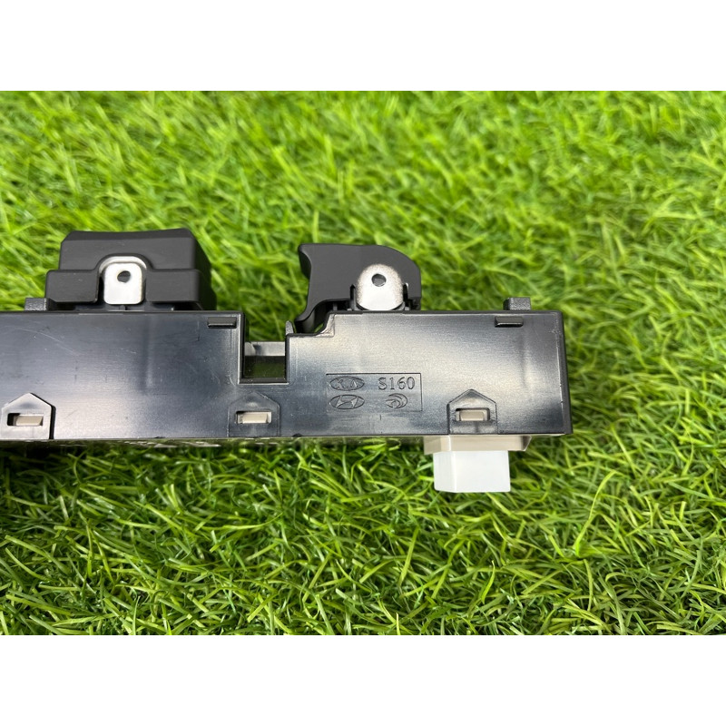 Блок кнопок стеклоподъемников (электрика / кнопки) Hyundai Ioniq AE 2018 1.6 Hybrid 93575G20104X