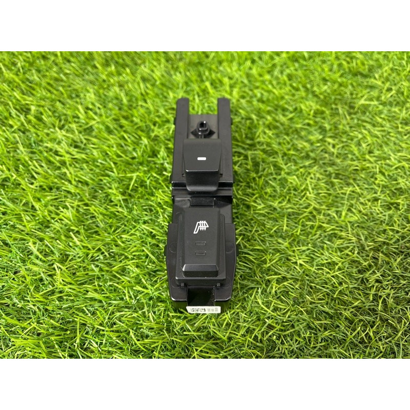 Кнопка стеклоподъемника (электрика / кнопки) Hyundai Ioniq AE 2018 1.6 Hybrid 93580G20004X