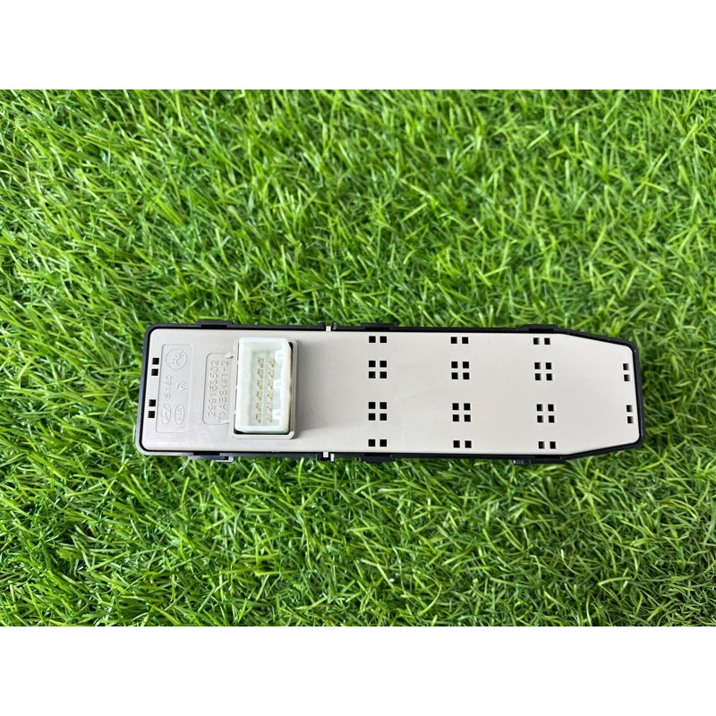 Кнопка стеклоподъемника (электрика / кнопки) Hyundai Ioniq AE 2018 1.6 Hybrid 93580G20004X