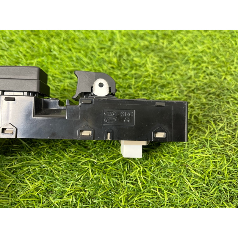 Кнопка стеклоподъемника (электрика / кнопки) Hyundai Ioniq AE 2018 1.6 Hybrid 93580G20004X