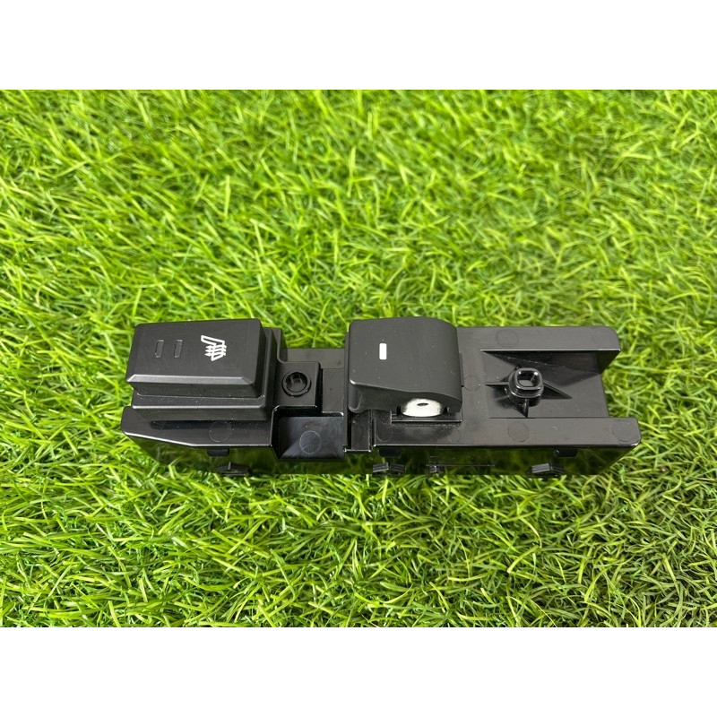 Кнопка стеклоподъемника (электрика / кнопки) Hyundai Ioniq AE 2018 1.6 Hybrid 93580G20004X