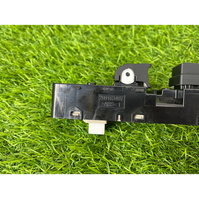 Кнопка стеклоподъемника (электрика / кнопки) Hyundai Ioniq AE 2018 1.6 Hybrid 93580G20004X