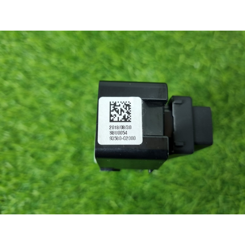 Кнопка стеклоподъемника (электрика / кнопки) Hyundai Ioniq AE 2018 1.6 Hybrid 93580G20004X