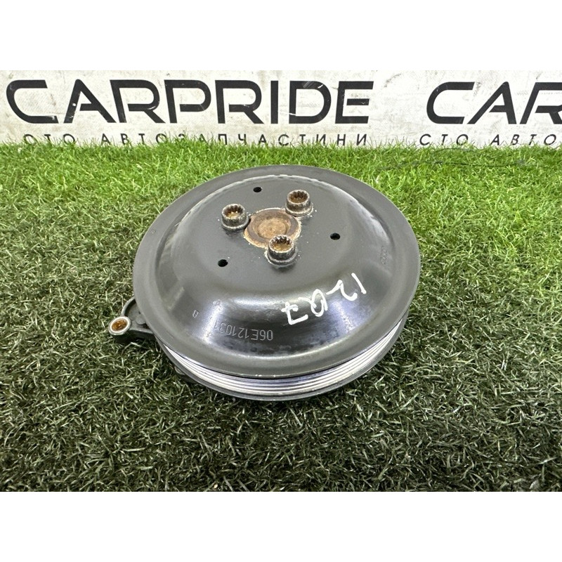 Помпа (система охлаждения) AUDI Q7 4L 2011 3.0 TFSi 06E121018A