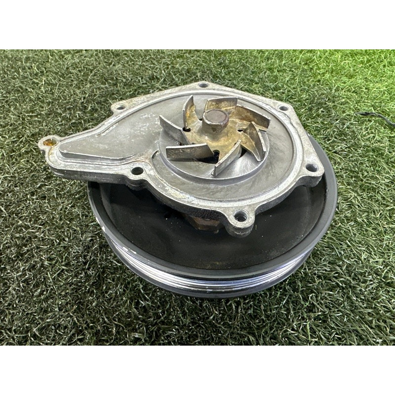 Помпа (система охлаждения) AUDI Q7 4L 2011 3.0 TFSi 06E121018A