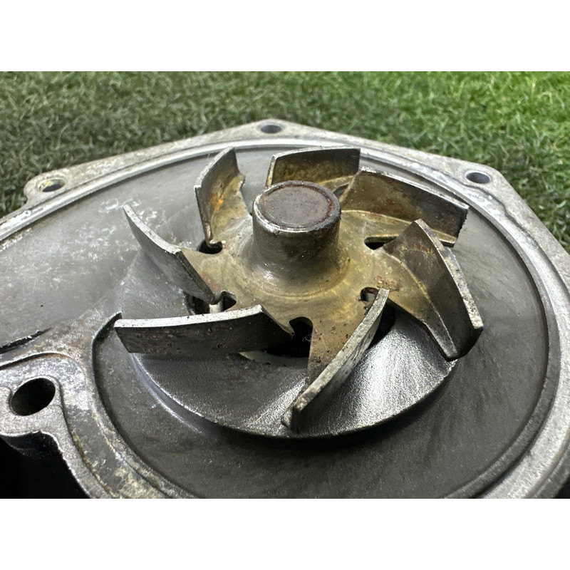 Помпа (система охлаждения) AUDI Q7 4L 2011 3.0 TFSi 06E121018A