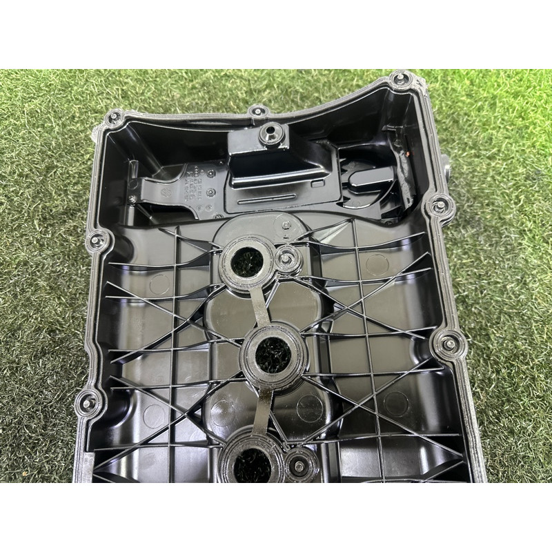 Крышка клапанов (двигатель и элементы) Volkswagen Touareg NF 2013 3.6 03H103429H