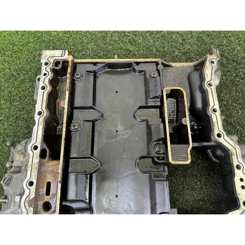 Напівпіддон масляний (двигун та елементи) AUDI Q7 4L 2011 3.0 TFSi 06E103601AT