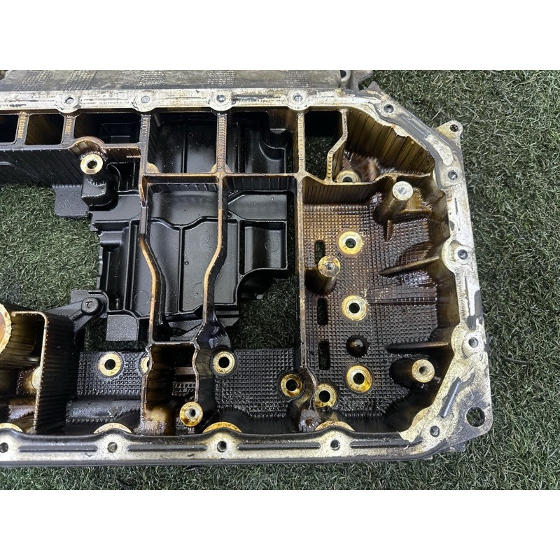 Напівпіддон масляний (двигун та елементи) AUDI Q7 4L 2011 3.0 TFSi 06E103601AT