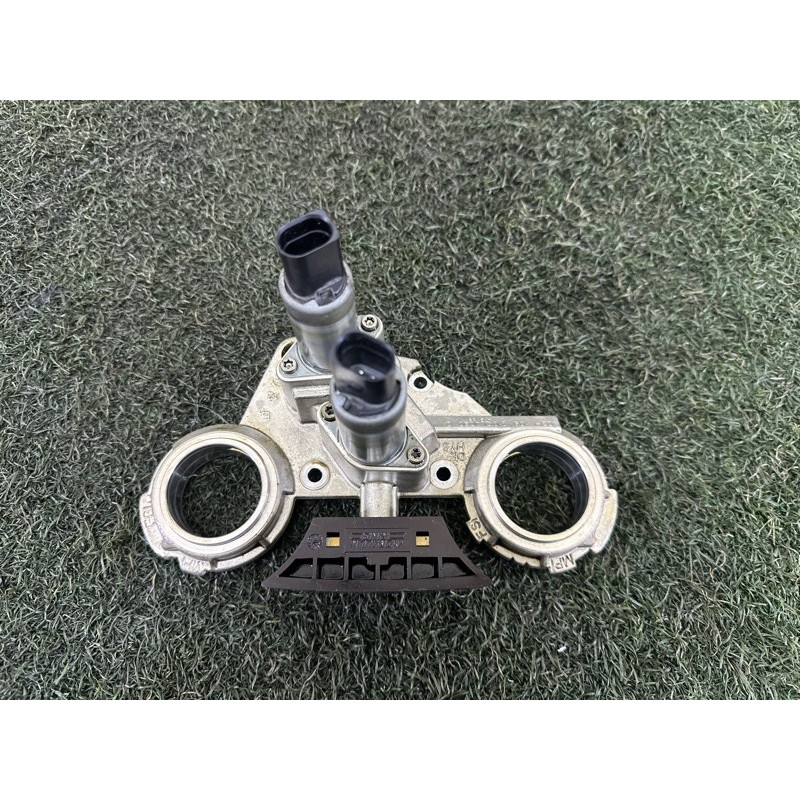 Опорний кронштейн розподільного валу (двигун та елементи) Volkswagen Touareg NF 2013 3.6 03H109210C