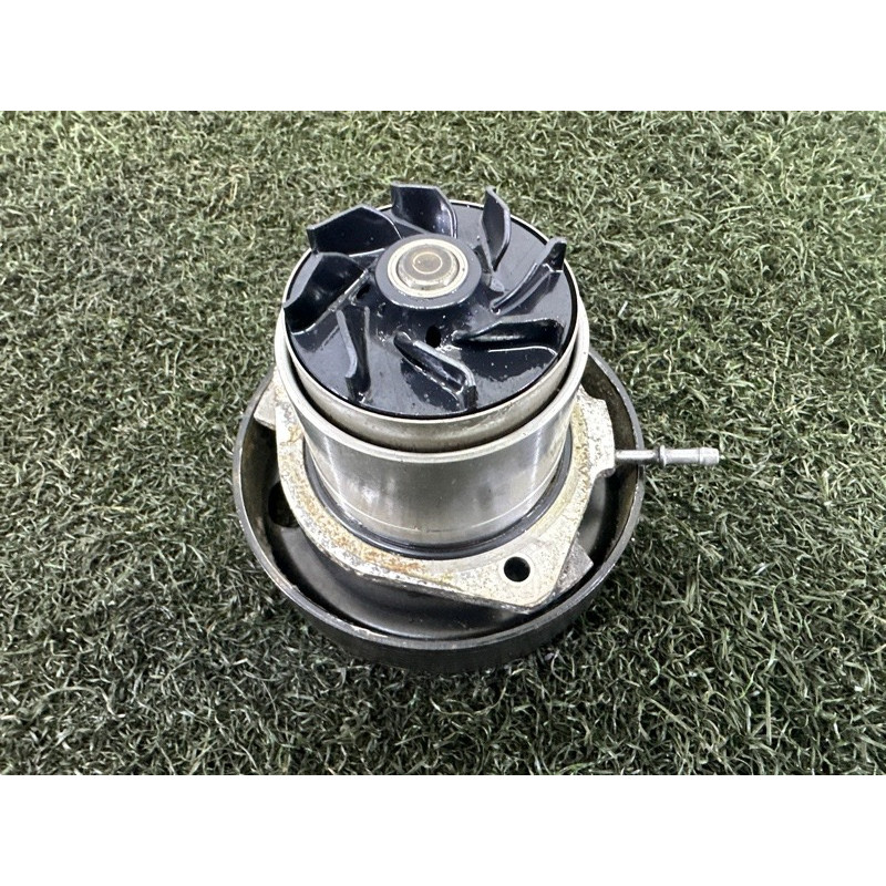 Помпа (система охлаждения) Volkswagen Touareg NF 2013 3.6 03H121008H