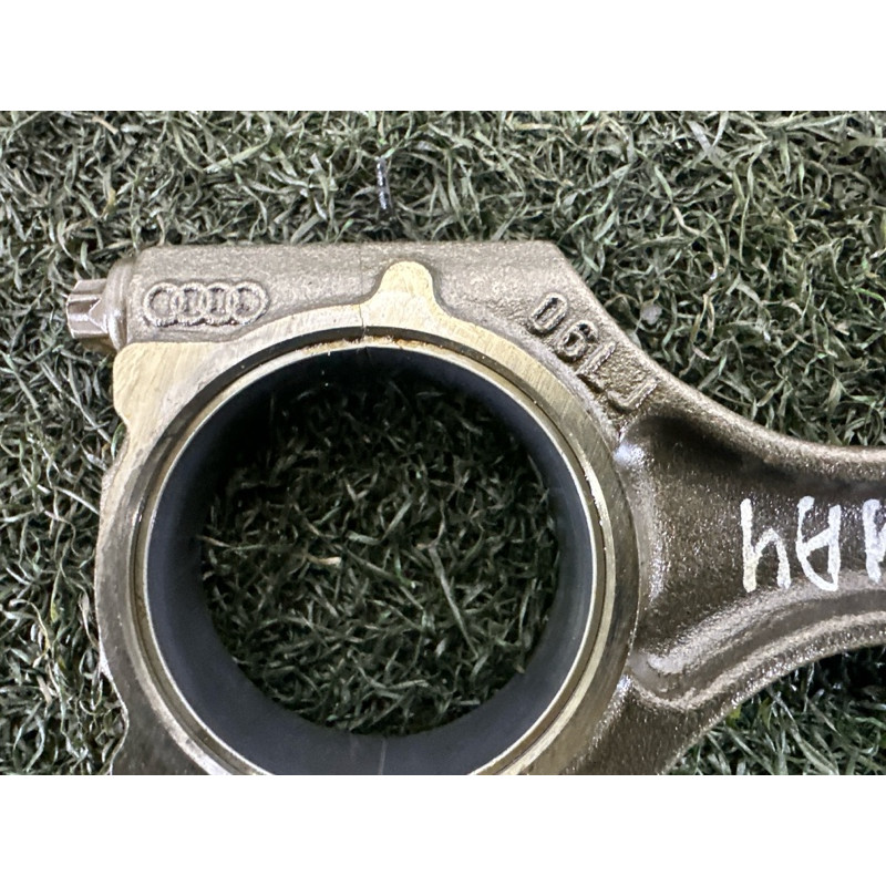 Шатун (двигатель и элементы) AUDI A4 B9 2018 2.0 DBPA 06H198401D