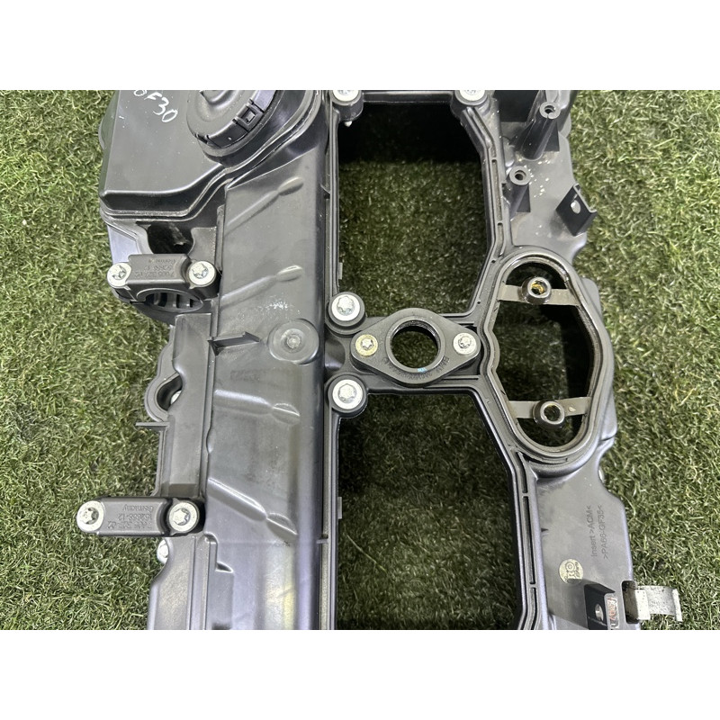 Крышка клапанов (двигатель и элементы) BMW 3-series F30 2015 2.0 11127588412