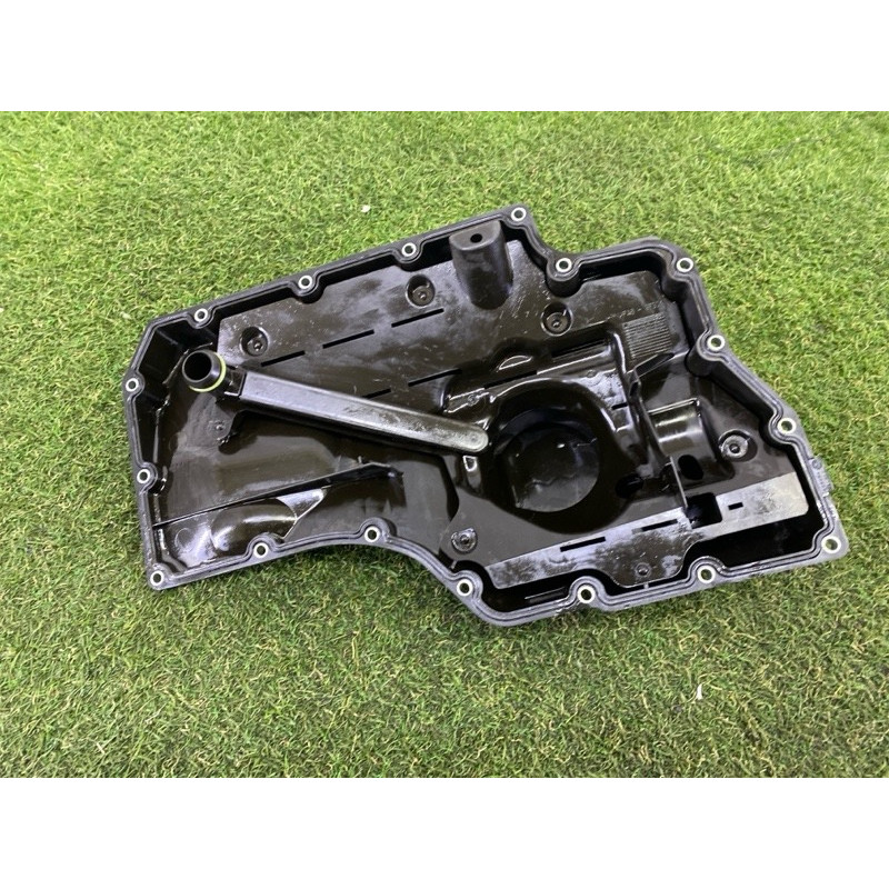 Поддон двигателя (двигатель и элементы) AUDI A4 B9 2018 2.0 DBPA 06L103598R