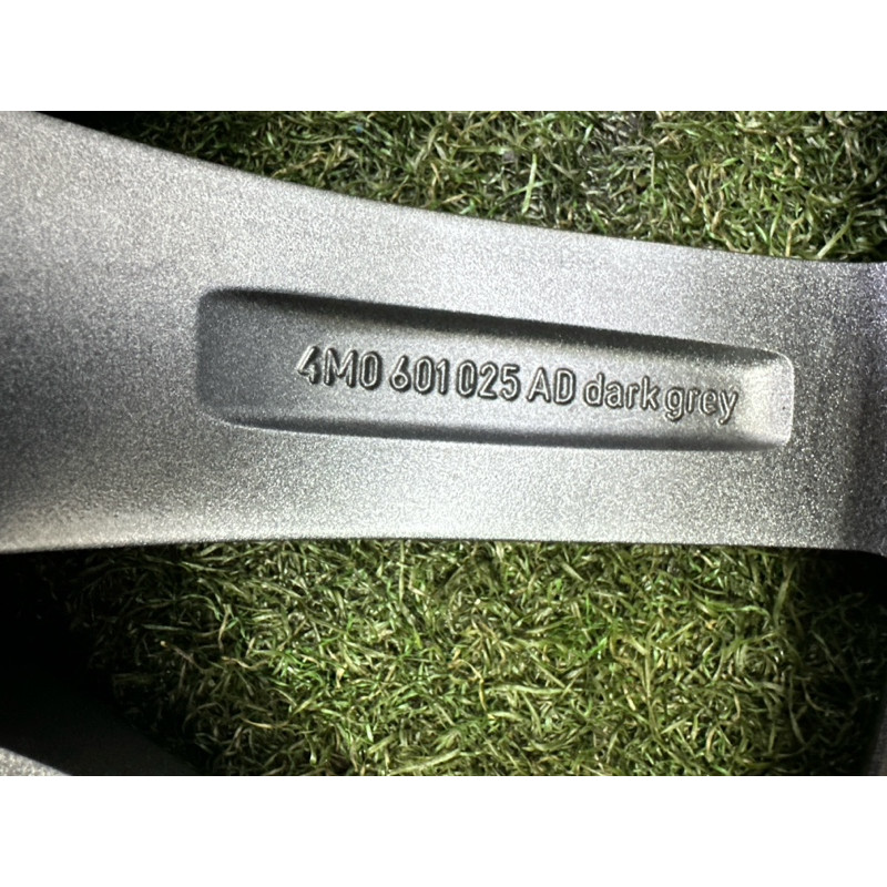 колісний диск (диски на авто) Audi Q7 4M 4M0601025AD
