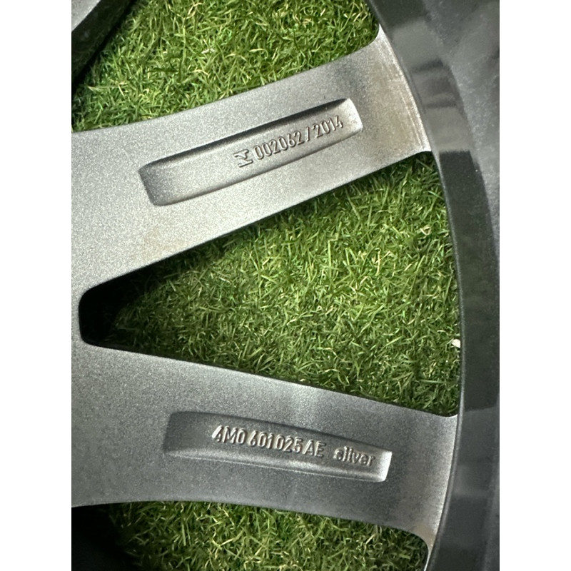 Диск колесный 5x112 R20 9.0Jx20H2 ET33 (диски на авто) Audi Q7 4M 4M0601025AD