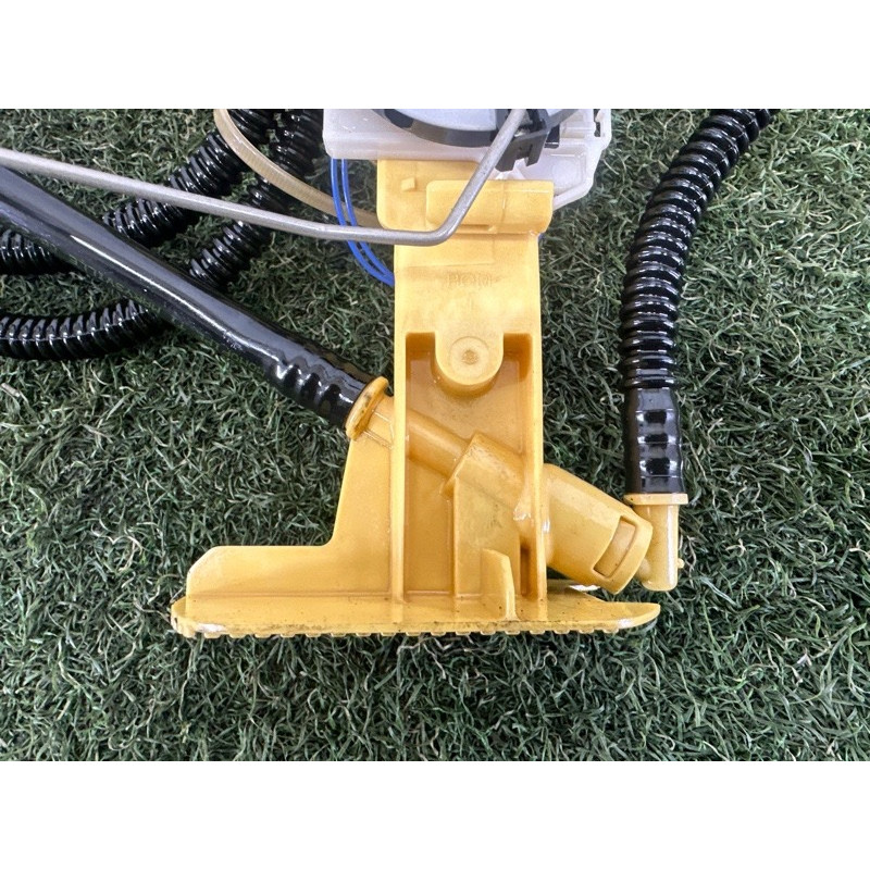 Датчик уровня топлива (электрика / датчики) BMW X5 E70 2010 N57D30A 16117494926