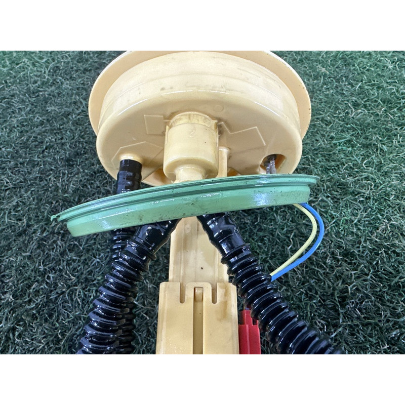 Датчик уровня топлива (электрика / датчики) BMW X5 E70 2010 N57D30A 16117494926