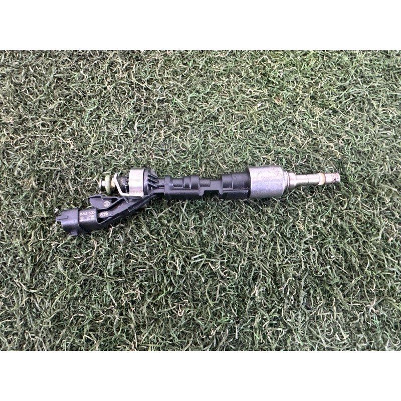 Форсунка топливная (топливная система) LAND ROVER Range Rover L405 2016 5.0 LR105439