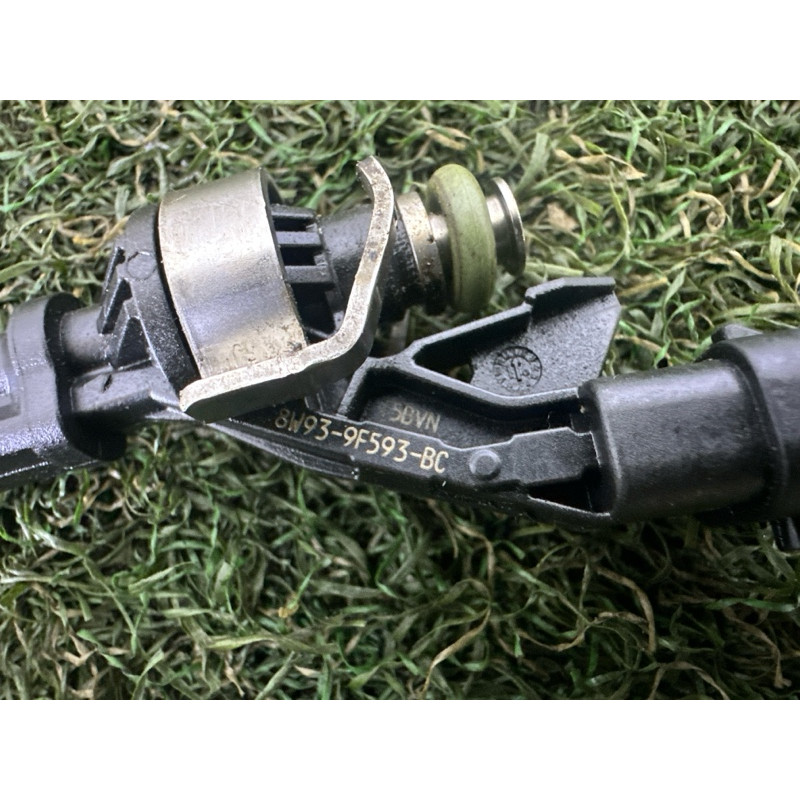 Форсунка топливная (топливная система) LAND ROVER Range Rover L405 2016 5.0 LR105439