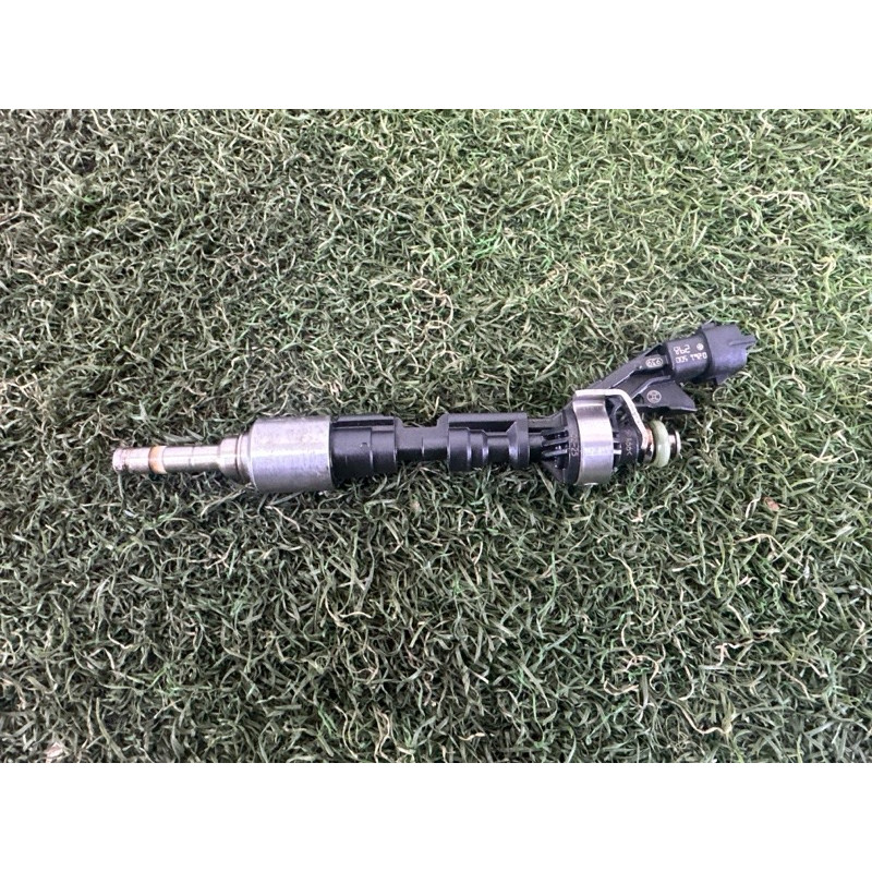 Форсунка топливная (топливная система) LAND ROVER Range Rover L405 2016 5.0 LR105439