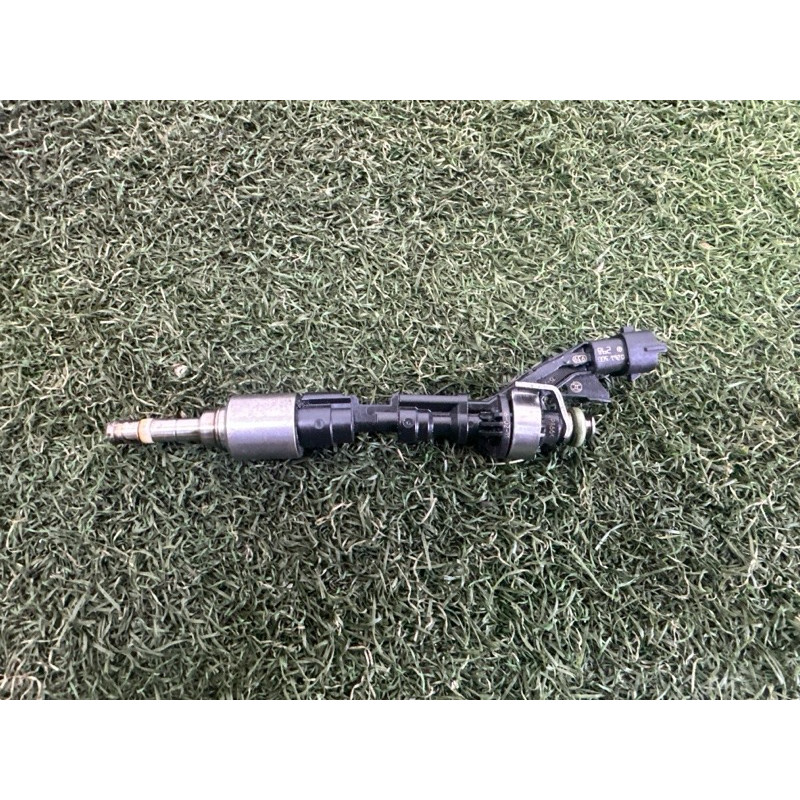 Форсунка топливная (топливная система) LAND ROVER Range Rover L405 2016 5.0 LR105439