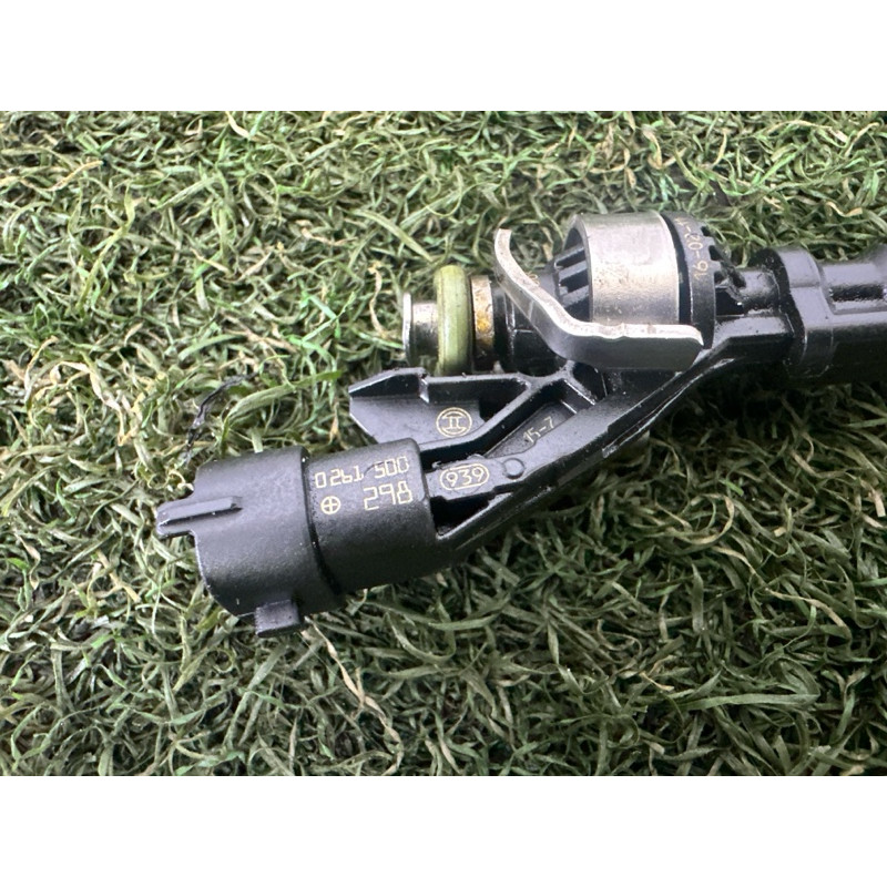 Форсунка топливная (топливная система) LAND ROVER Range Rover L405 2016 5.0 LR105439