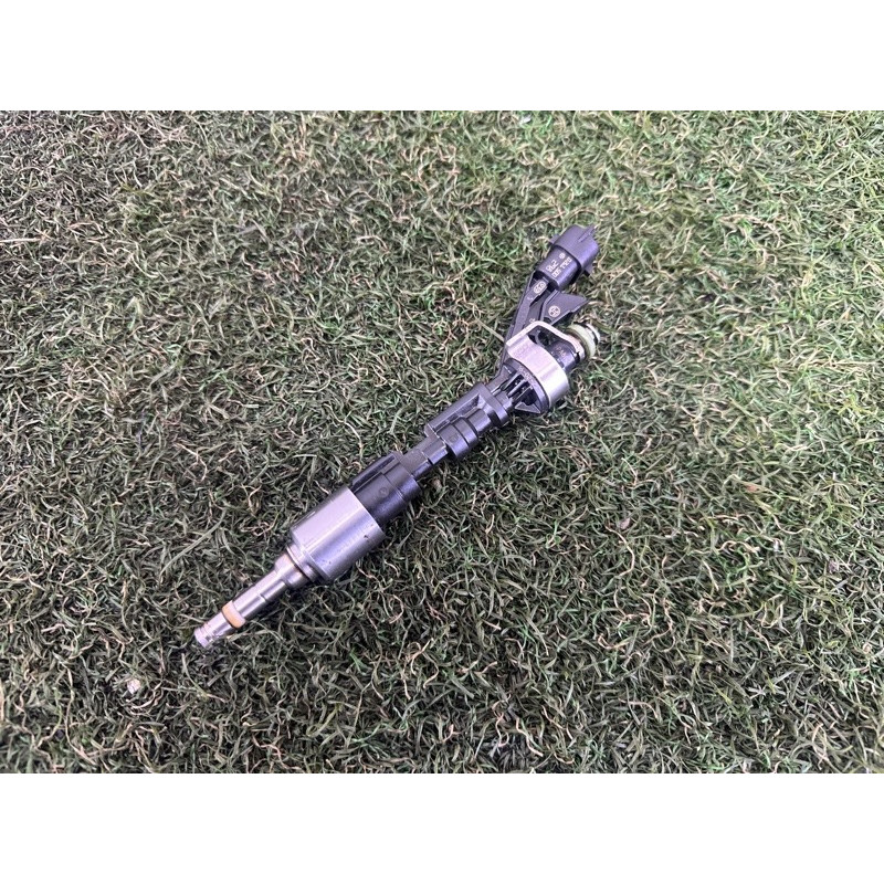 Форсунка топливная (топливная система) LAND ROVER Range Rover L405 2016 5.0 LR105439