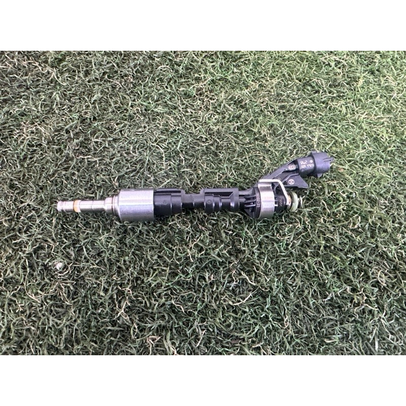 Форсунка топливная (топливная система) LAND ROVER Range Rover L405 2016 5.0 LR105439