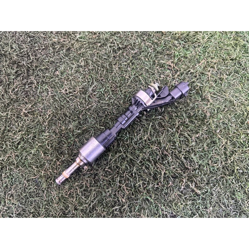 Форсунка топливная (топливная система) LAND ROVER Range Rover L405 2016 5.0 LR105439