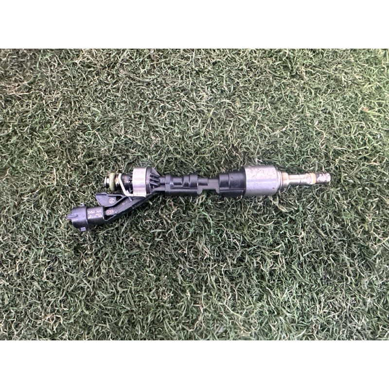 Форсунка топливная (топливная система) LAND ROVER Range Rover L405 2016 5.0 LR105439