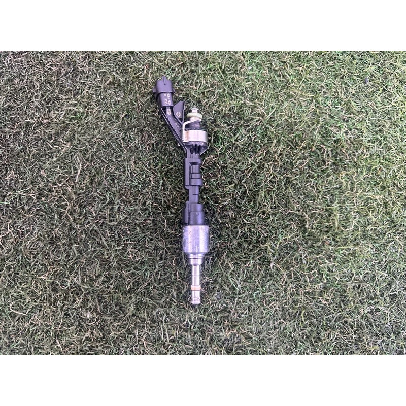 Форсунка топливная (топливная система) LAND ROVER Range Rover L405 2016 5.0 LR105439