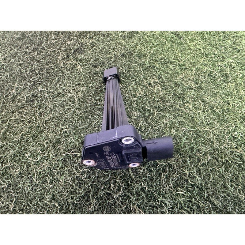 Датчик уровня масла (электрика двигателя) LAND ROVER Range Rover L405 2016 5.0 LR012640