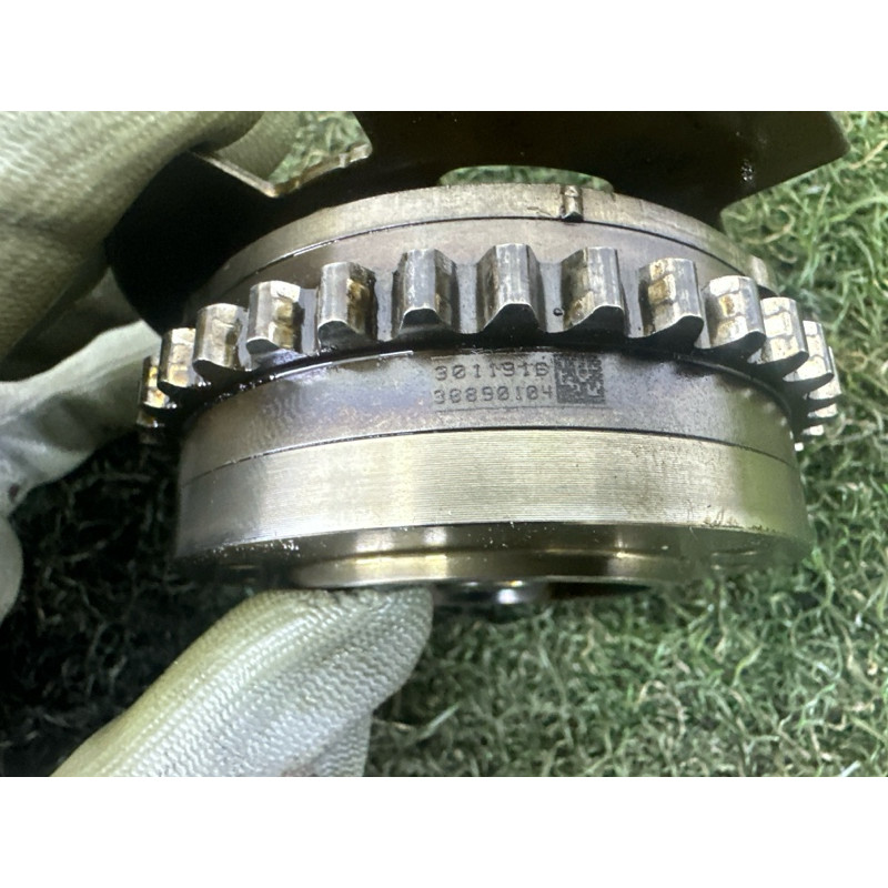 Регулятор фаз газораспределения (двигатель и элементы) LAND ROVER Range Rover L405 2016 5.0 LR060395