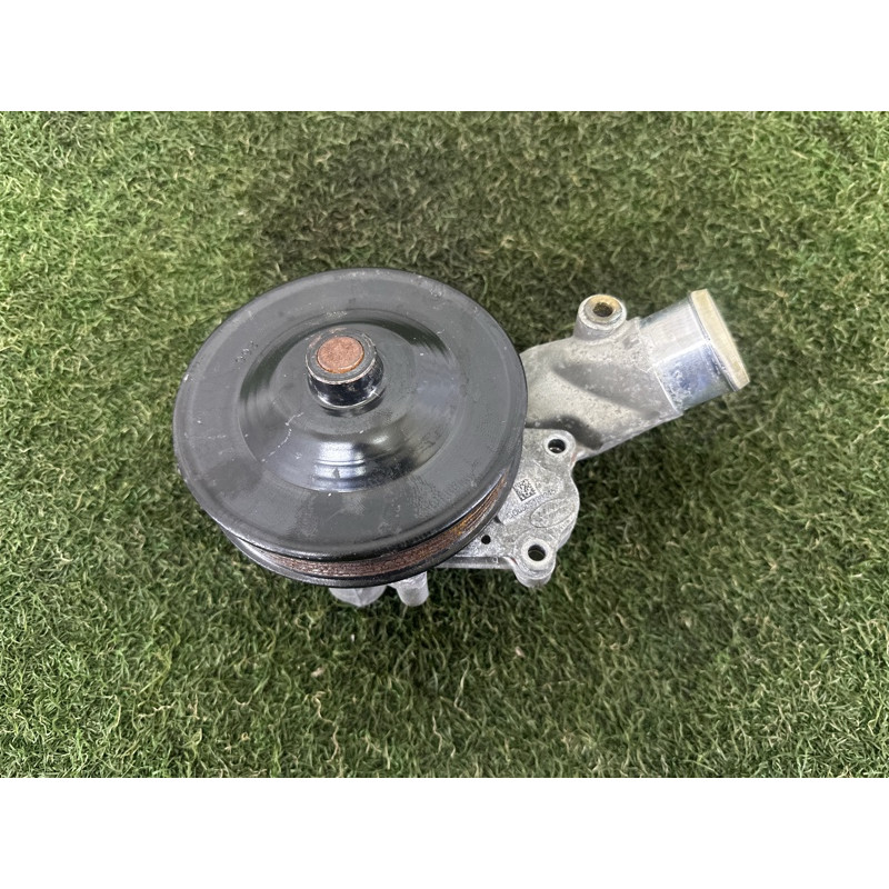 Помпа (система охлаждения) LAND ROVER Range Rover L405 2016 5.0 LR073711